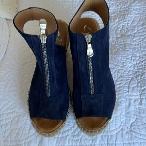 Kanna beach suede wedge with zipper